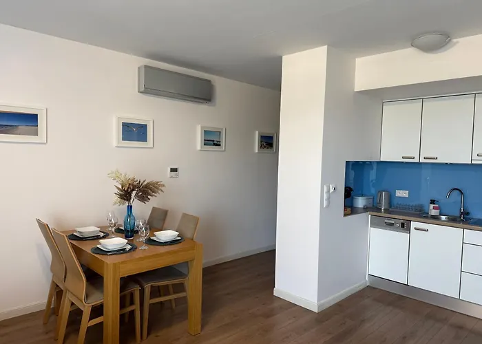 44 Z Widokiem Na Port *